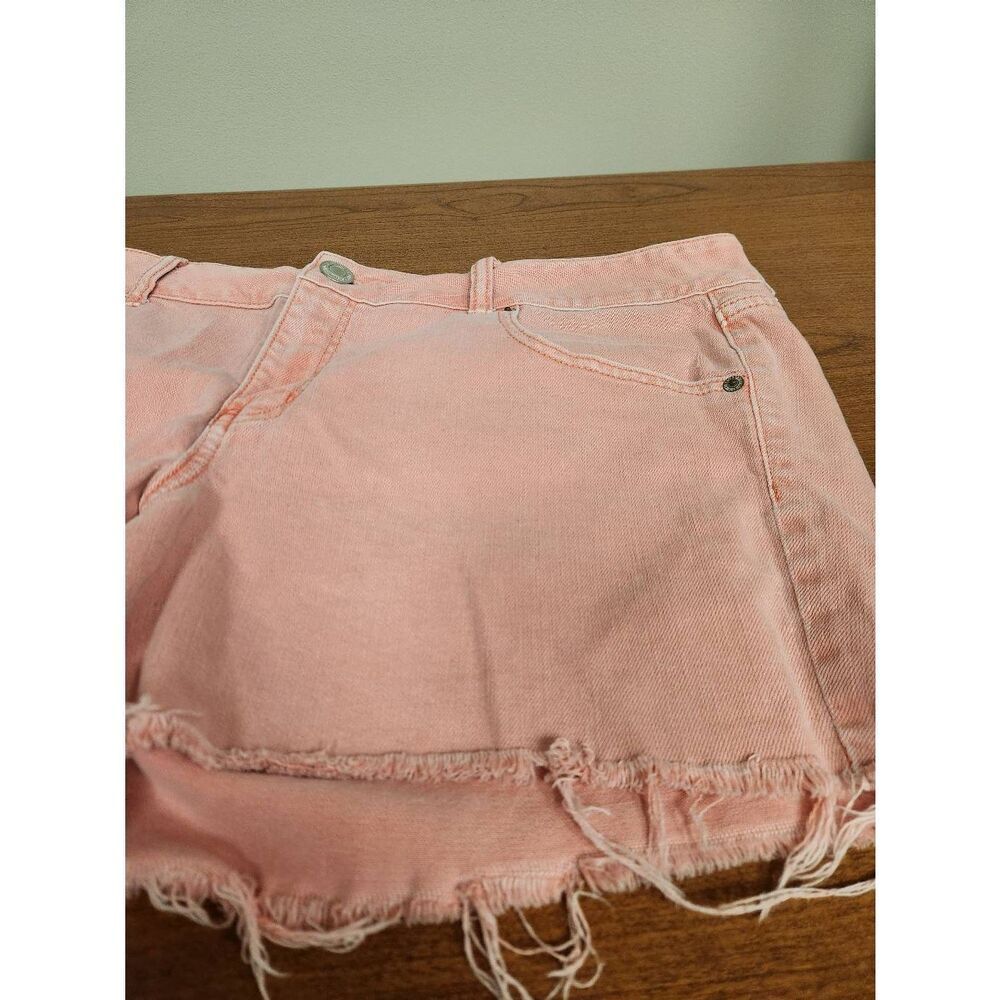 American Eagle Outfitter Shorts Women size 18 Stretch destressed Pink Jean Denim - Picture 2 of 7
